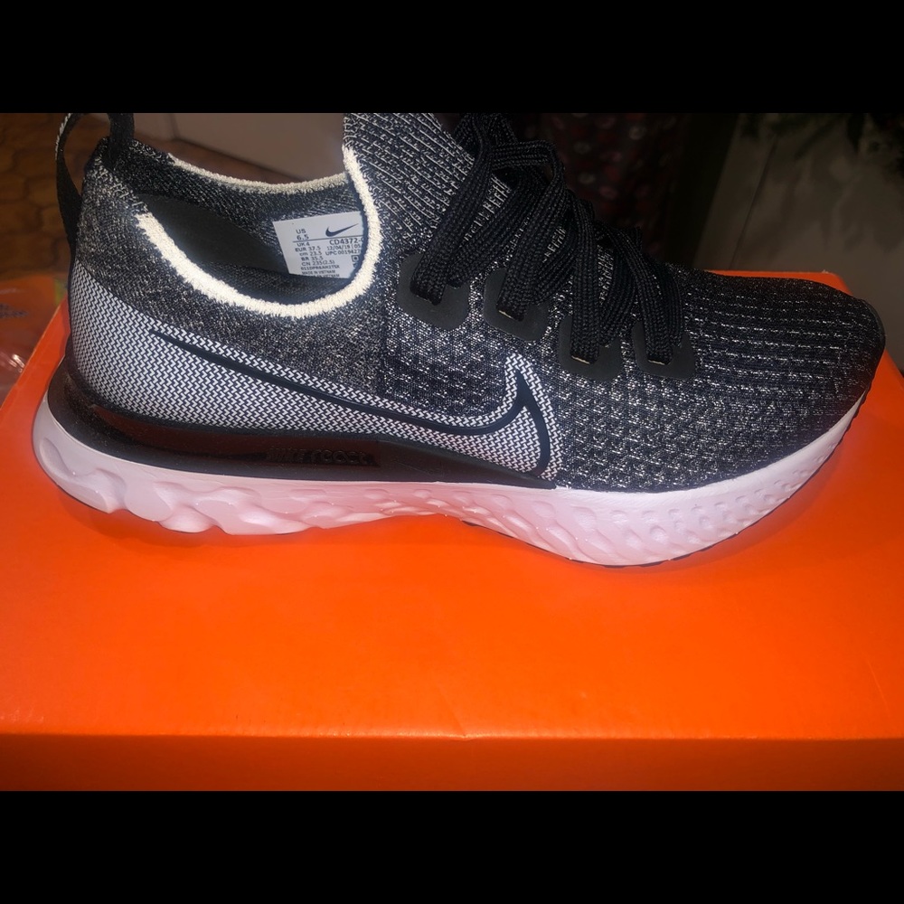 Nike Women’s React Infinity Run FK -  size 6.5